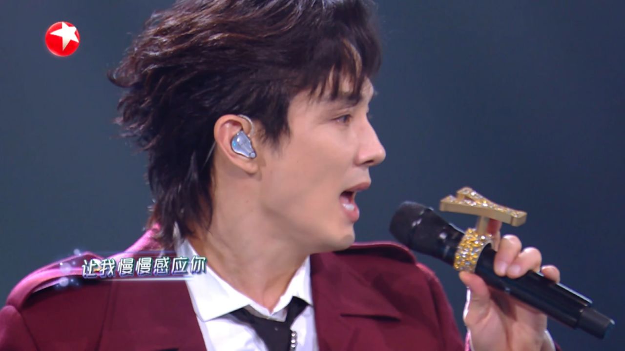 我们的歌:李承铉唱戚薇填词的歌《意料之外》,像告白情诗哎