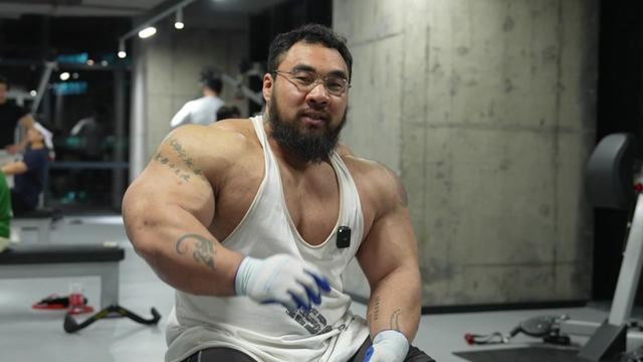 传统健美无差别职业选手的胸部训练课 #健身日常 #胸肌训练#闫首鸣