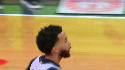 球场华尔兹！普尔风骚转身后高打板完成2+1
