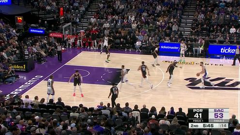 《NBA全场集锦》扣篮王风采依旧 拉文撕裂防守起飞折叠暴扣