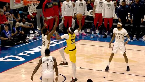 《NBA全场集锦》新秀给老同志上课！米西迎面送给特纳一记遮天大帽