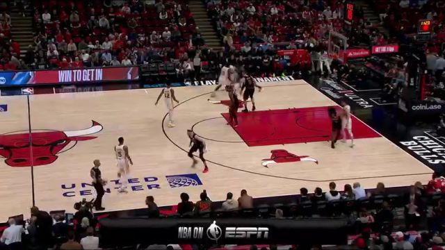 NBA附加赛：老鹰vs公牛英文原声全场回放