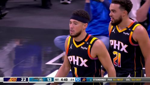 《NBA全场集锦》依靠个人绝对能力！布克顶着防守直杀篮下打进2+1
