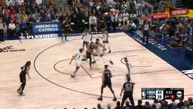 鲸鱼无语裁判给体毛哨 又顺便内涵了一番约基奇和恩比德