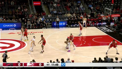 《NBA全场集锦》得分如同探囊取物！特雷杨杀进篮下抛投轻松打进先声夺人