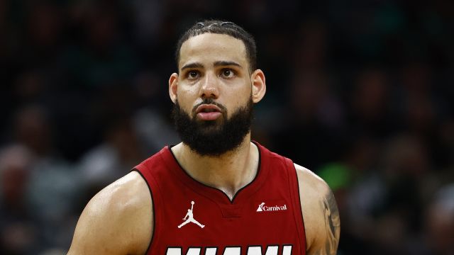 马丁vs凯尔特人集锦 全场拿下21分2篮板三分球6投5中投进球队第23记三分
