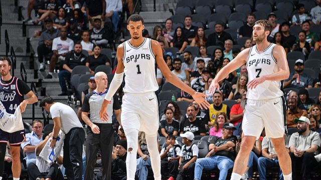 广州龙狮88-119马刺 奥拉迪波卡明斯基合砍42分文班亚马9+10+7+3盖帽