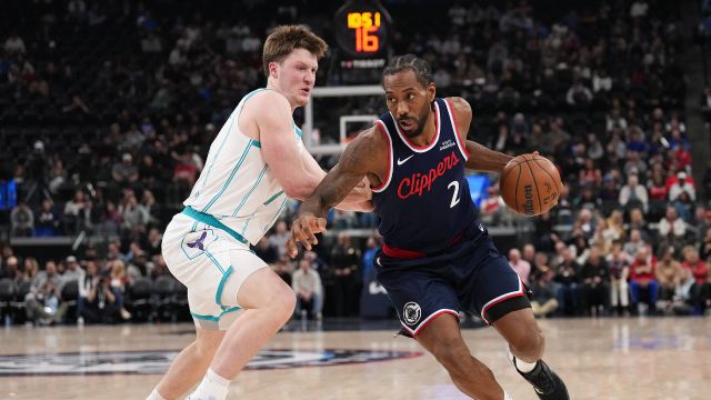 莱昂纳德vs黄蜂集锦 全场35+5+3里突外投率队取胜