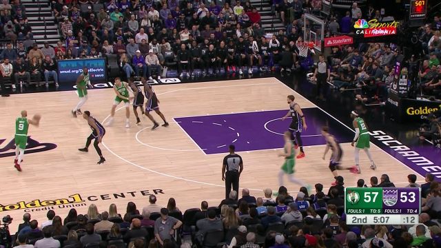 掌控全局！布朗持球洞悉防守 妙传底角豪瑟三分命中