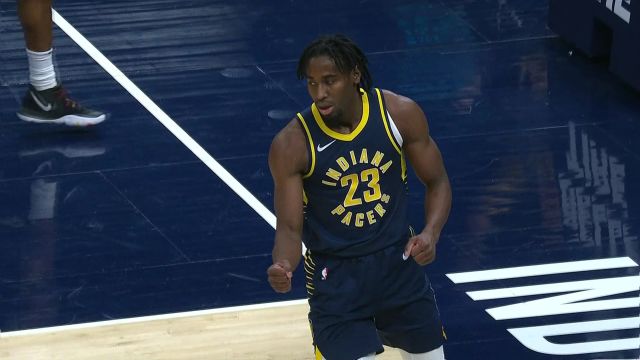 让你玩儿花活！艾顿背传失误内史密斯一鼓作气抢断上篮造加罚