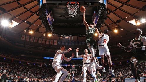 《NBA全场集锦》雄鹿vs尼克斯五佳球 布伦森假转身晃晕两人 字母哥单臂砸筐完成逆天空接