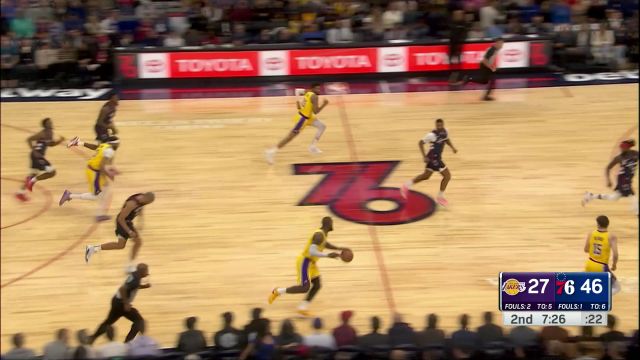 站出来稳定军心 老詹反击送空接伍德大鹏展翅秀暴扣