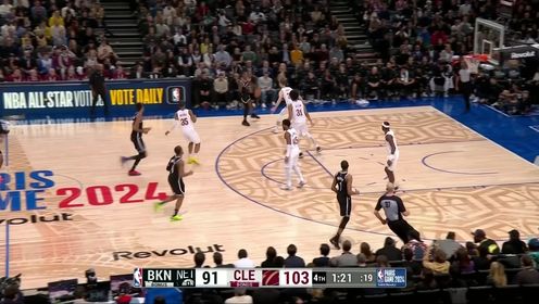 《NBA骑士》假手递手骗过众人 克拉克斯顿冲入禁区双臂重扣