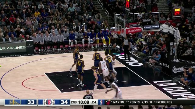 空配连线美如画！ 哈登空接妙传威少平框暴扣