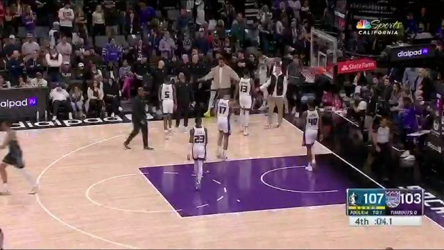 独行侠vs国王第4节英文原声回放