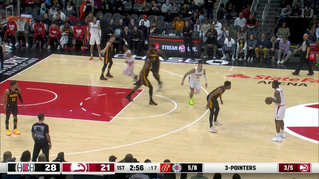 你有来言我有去语！博格丹外线发炮强势追分 小卡随即弧顶三分还以颜色