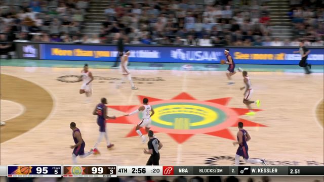 对抗之后也不会失去节奏 布克篮下技术同样出众