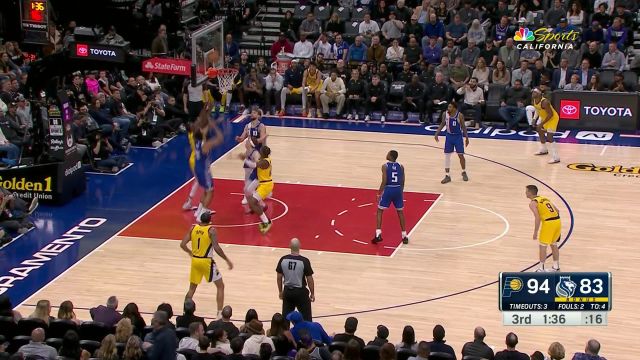 无视两人干扰 蒙克从容出手三分箭百步穿杨