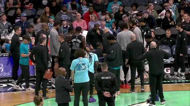 NBA常规赛：篮网vs黄蜂第3节中文解说回放