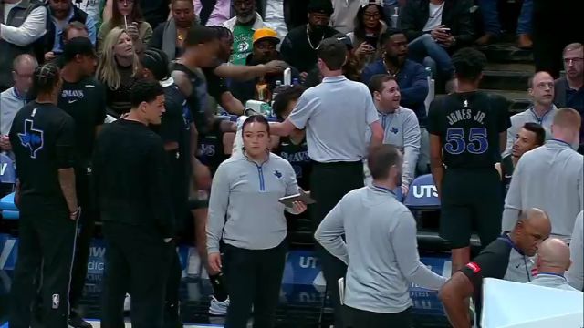 NBA常规赛：爵士vs独行侠第2节英文原声回放