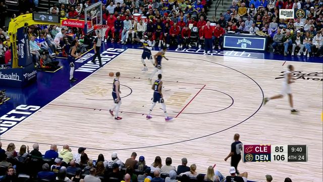 心有灵犀！米切尔面对包夹灵巧击地妙传 莫布里球到人到跟进起飞虐筐