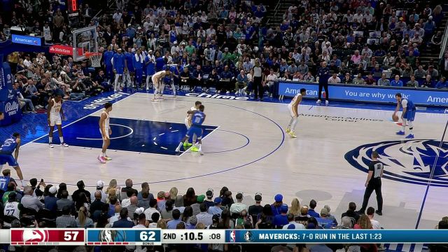 这是什么神仙球！ 东契奇高难度打板命中压哨三分球