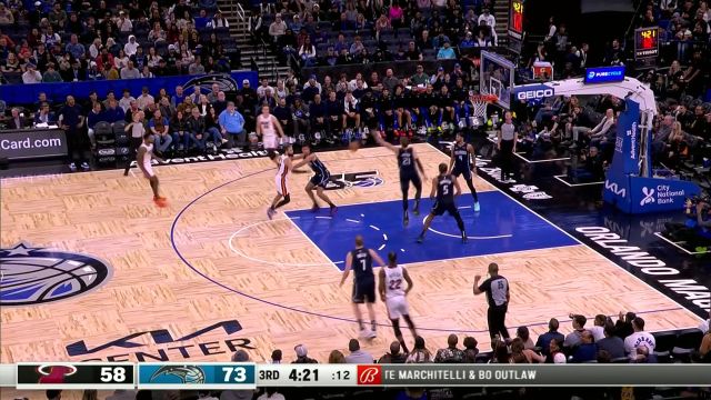 老将的绝对经验！乐福点飞班凯罗三分手起刀落稳稳命中