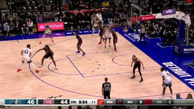 NBA常规赛：森林狼vs活塞英文解说全场回放