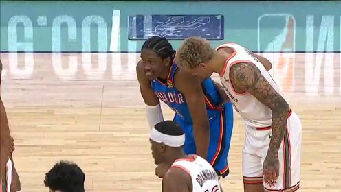《圣安东尼奥马刺》NBA常规赛：雷霆vs马刺第4节英文原声回放