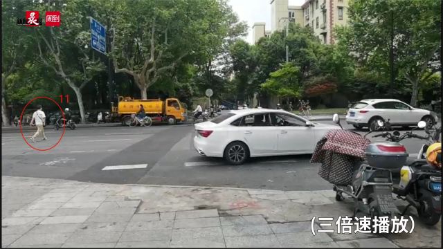 10分钟29人横穿马路,徐汇这个老小区门口的斑马线该不该取消?