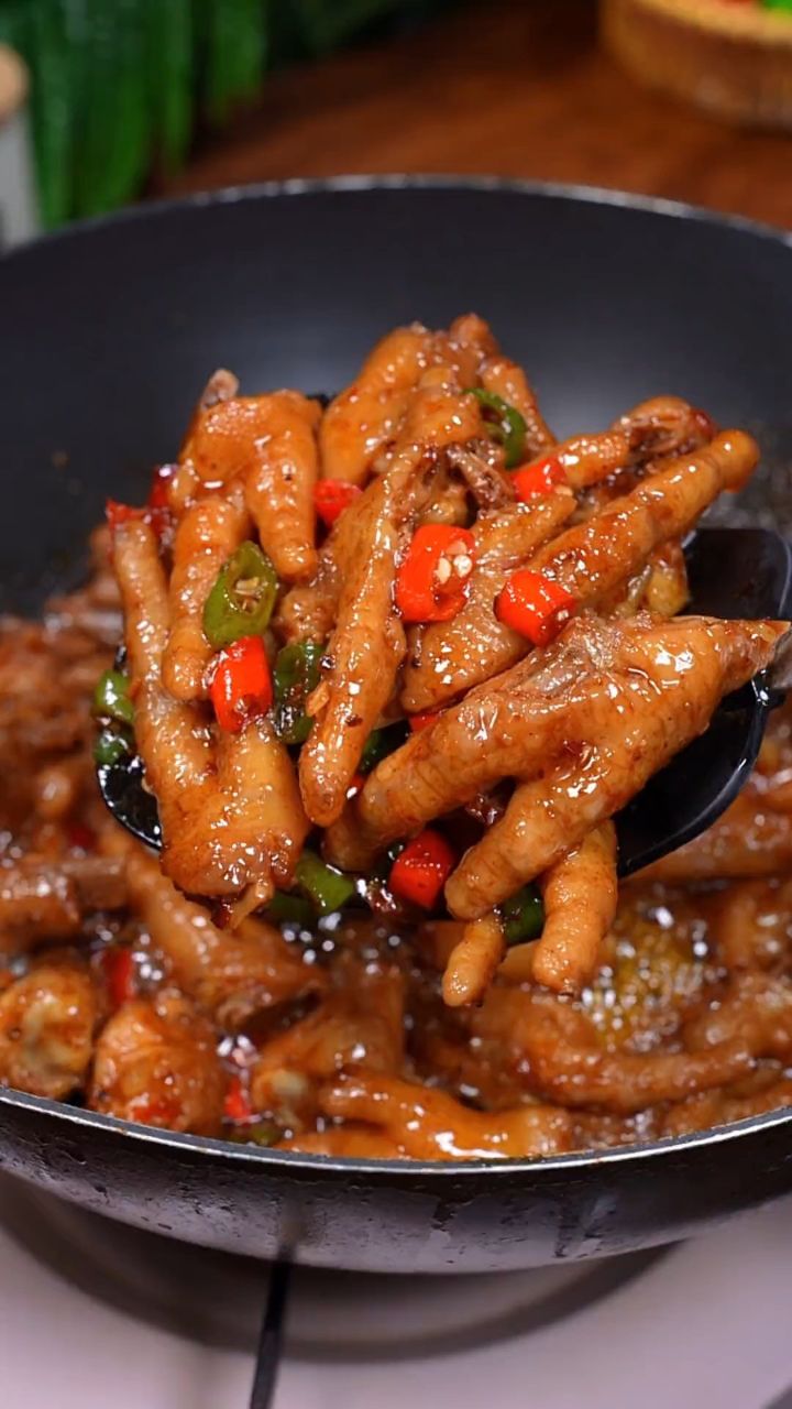 这样做的香辣鸡爪,软糯q弹,香辣入味,做少了都不够吃#鸡爪 #香辣鸡爪
