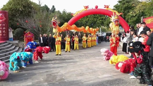 2024年武平县“春风行动”招聘会专场文艺演出现场人从众,快来看看