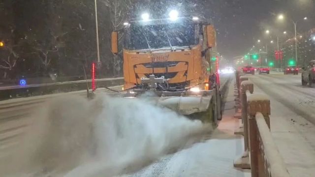 迎战大雪,见证北京环卫人的速度和温度