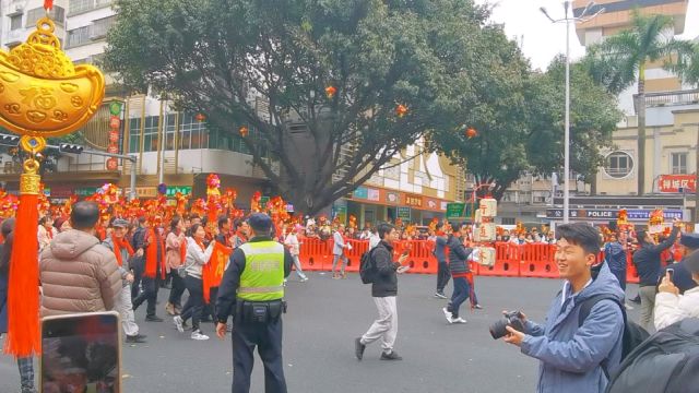 广东佛山禅城区行通济现场太热闹了