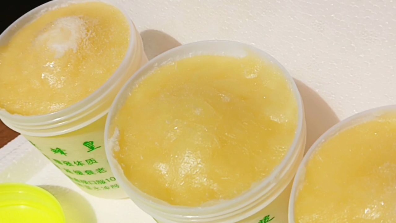 什么常吃蜂王浆的好处蜂王浆的作用和功效#蜂王浆#蜂胶 #蜂蜜 蜂皇浆