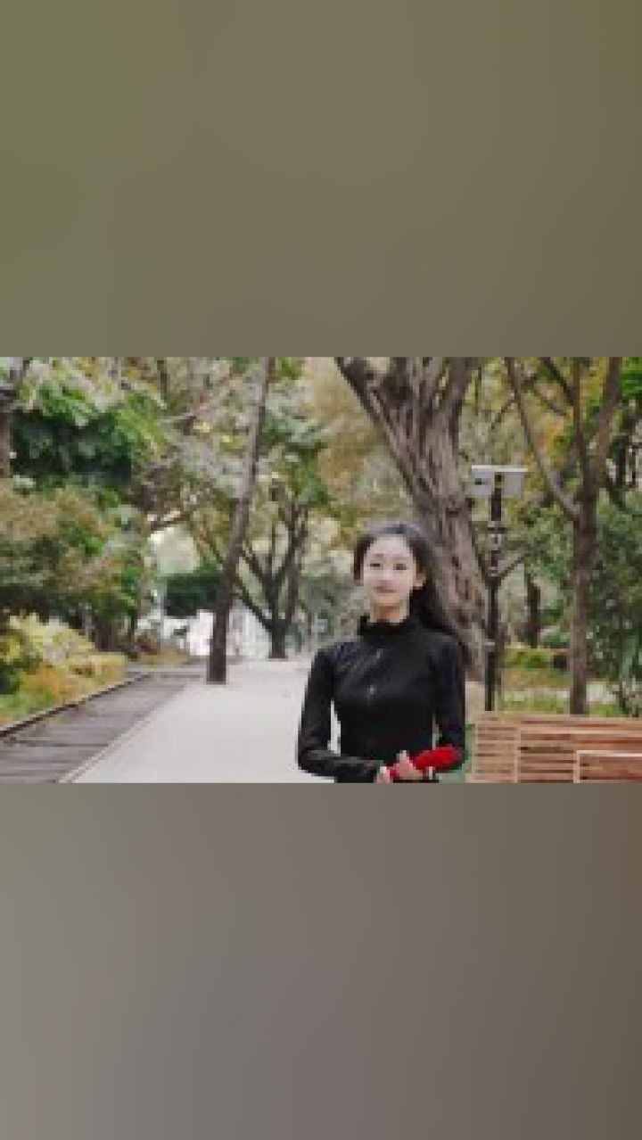 一身风流骨 颦蹙透红尘