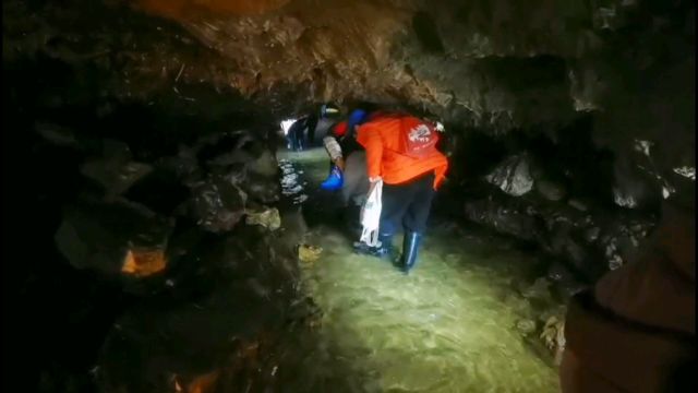 武汉周边湖北阳新溶洞探险,涉水徒步穿越