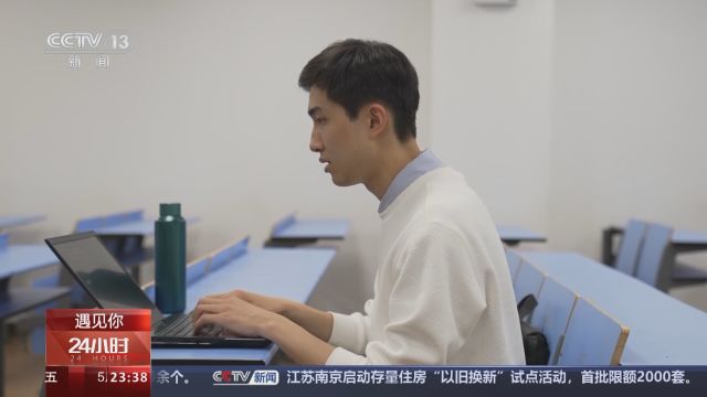 羽毛球叩开科研大门 这位“00后”大学生在高校圈火了