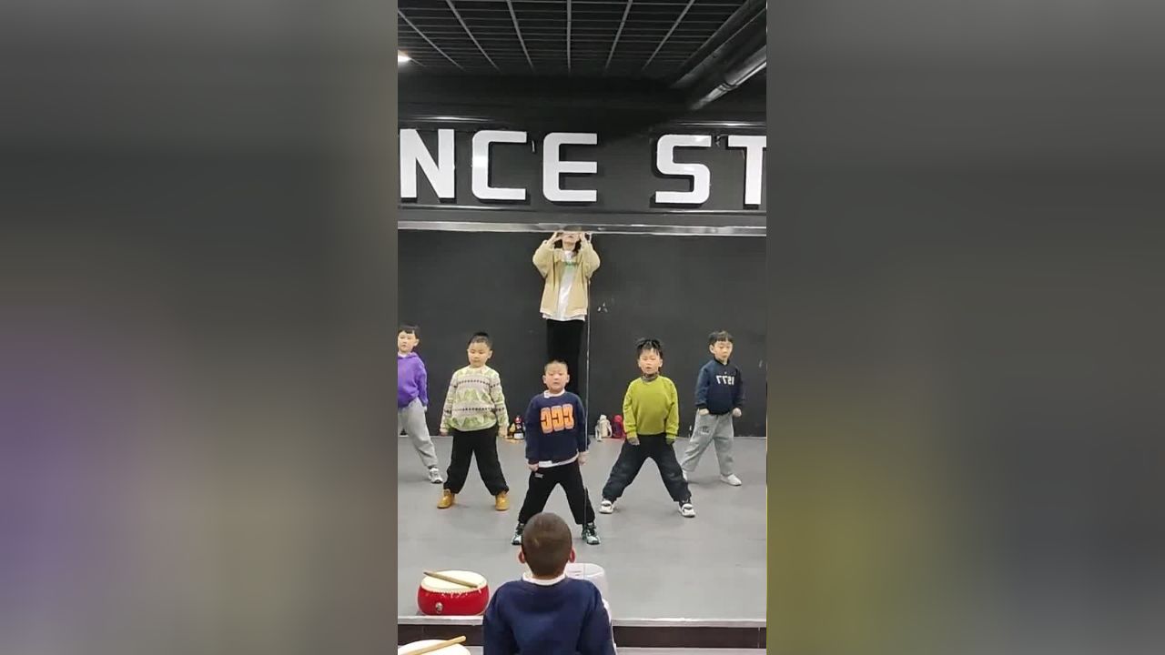 这么小都这么帅的嘛#舞蹈课堂随拍#少儿街舞#所有的坚持都不会白费