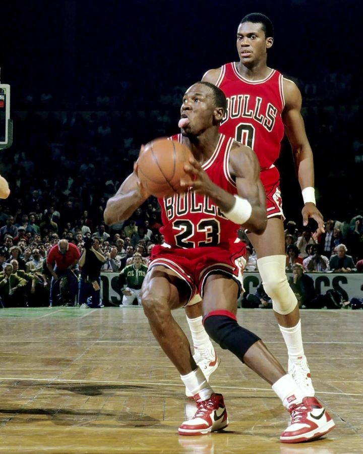 aj1大板砖面对凯尔特人这种超级战舰也可以拿到63分,正如伯德所说乔丹