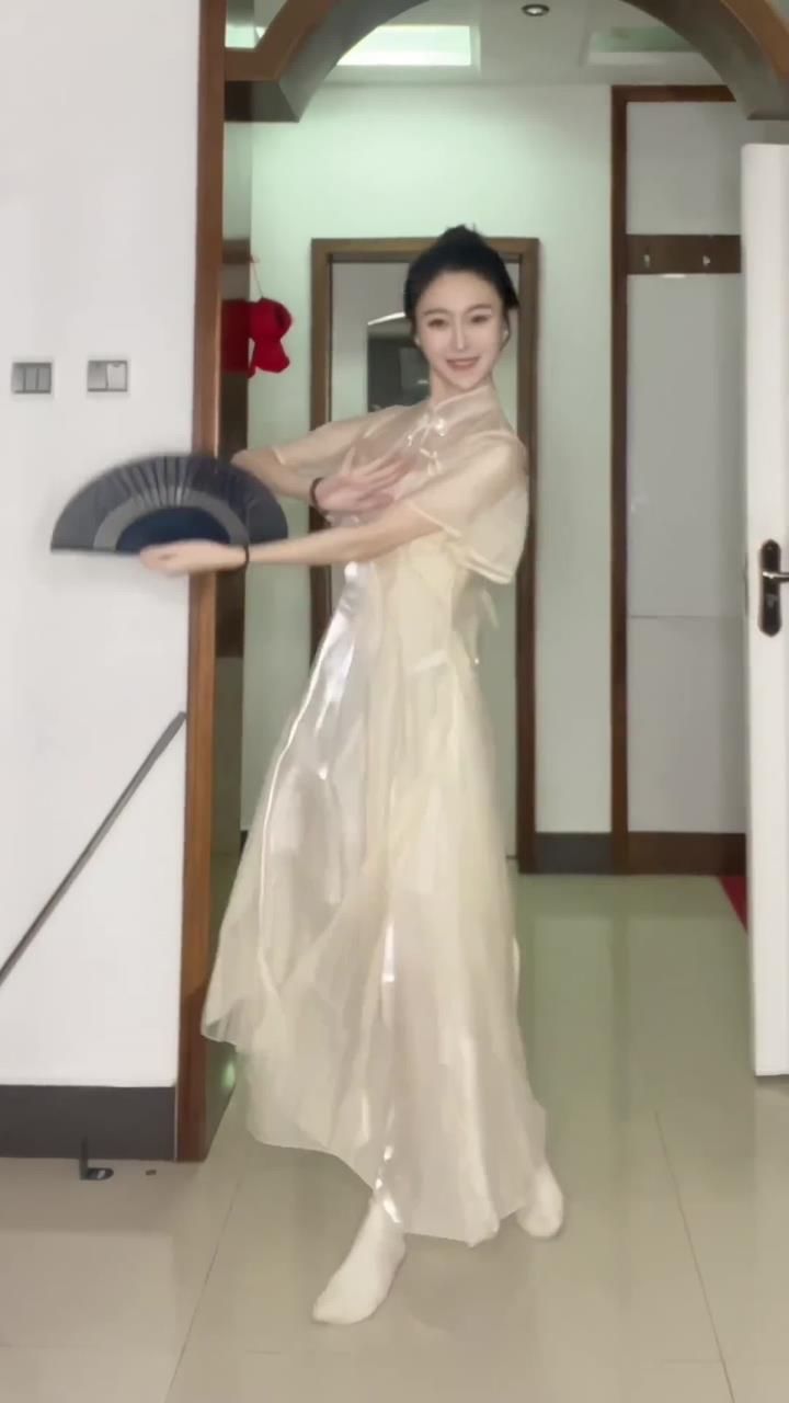 舞蹈就是可以让人闪闪发亮#舞蹈#古典舞#浅跳一下#古风