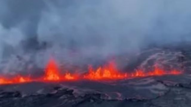 美国:夏威夷第二大火山基拉韦厄火山喷发