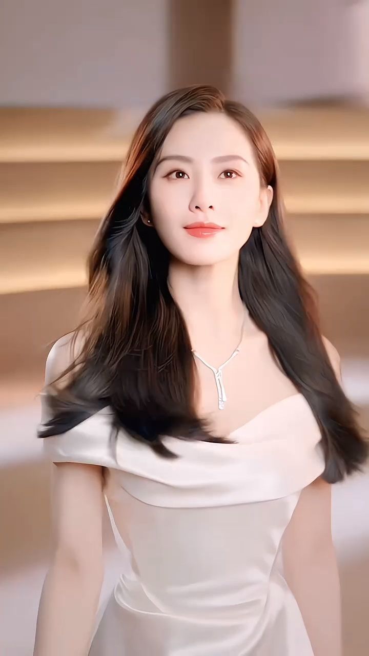 刘诗诗(原名刘诗施),1987年3月10日出生于北京市,中国内地影视女演员