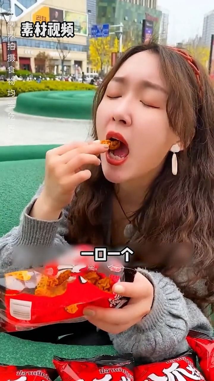 我和花妞一起吃过的八爪烧,焦香酥脆,一口一个