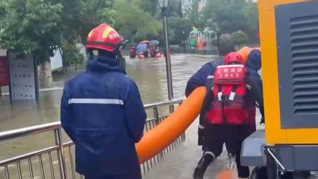 江西瑞昌:江河水位上涨、农田被淹,当地全力应对