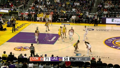 《WNBA》一场人工降雨来得那么突然 伯顿携手马布里连飙三记三分提前锁定胜局