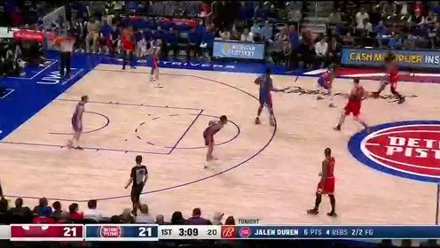 《NBA全场集锦》阿赞眼观六路灵巧妙传 武切维奇心领神会狙击三分一发入魂