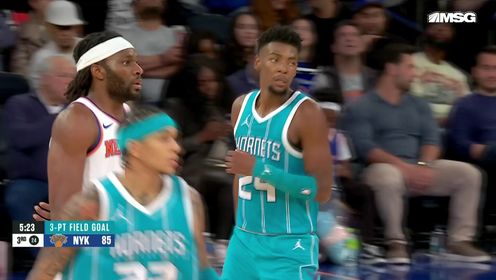 《NBA全场集锦》手感续上了！米勒在外线瞄准狙击连中三记三分 