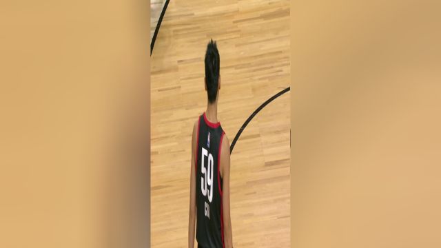 崔永熙夏联首秀28秒连飙两记三分 追身三分太帅啦