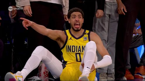 《NBA全场集锦》回旋镖终究砸到了自己！布伦森砸到哈利伯顿 反弹自己身上被吹出界